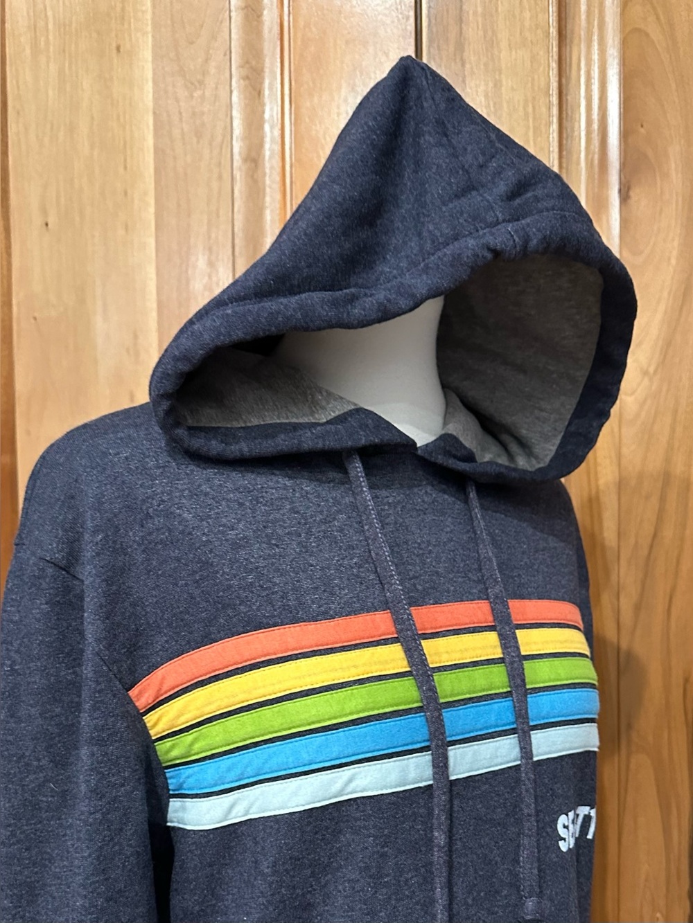 Super Soft Seattle Sweatshirt/Hoodie, Quilted Rainbow, Spaceneedle Detail EUC, S - Picture 7 of 12